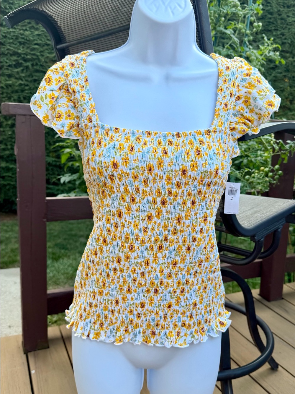 Old Navy White and Yellow Smocked Floral Square-Neck Camisole size M Tall NWT